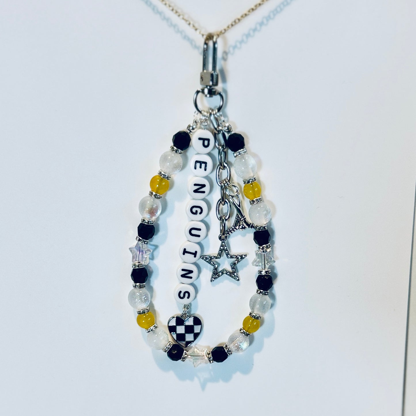 Penguins Hockey Bag Charm: Yellow and Black Beaded Keychain with Hockey Charms