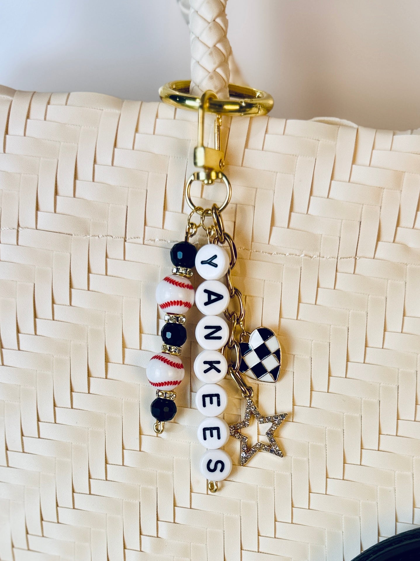 Yankees Bag Charm | Baseball Keychain Zipper Pull | Baseball Fan Gift | Choose Your Team & Size | Handmade Sports Accessory