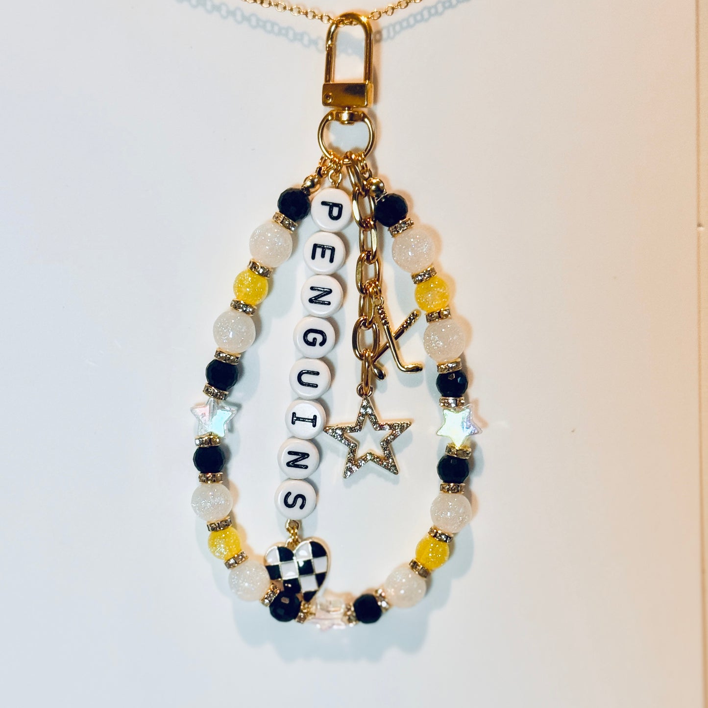 Penguins Hockey Bag Charm: Yellow and Black Beaded Keychain with Hockey Charms